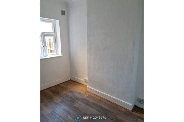 Thumbnail Terraced house to rent in Windsor Road, Westcliff-On-Sea