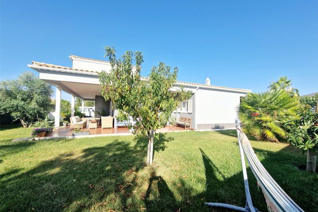 Detached house for sale in Quelfes, Olhão, Algarve