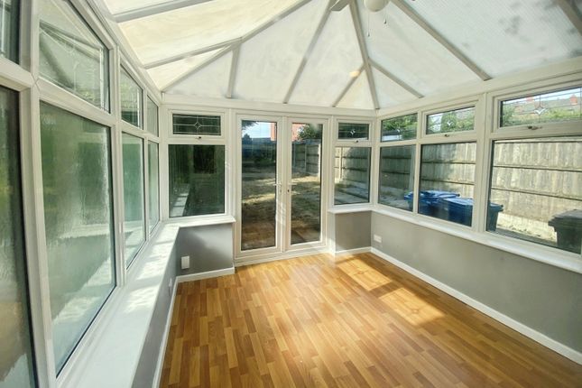 14, Marina Road, Stockport photo 4