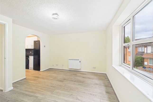 17, Bartholomew Tipping Way, High Wycombe photo 4