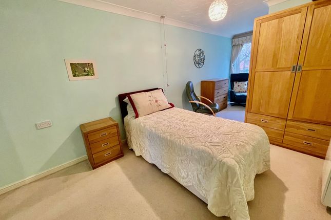 Flat for sale in Georgian Court, Spalding
