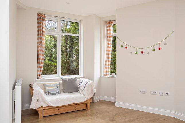 Flat 1, Graylands Manor Langhurstwood Road, Horsham photo 3