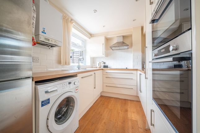 69 Ashdown Road, Eastleigh photo 4