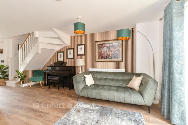 4, Baler Grove, Bognor Regis photo 3