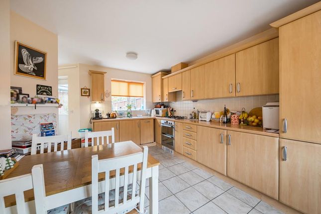 3 HEMLOCK CLOSE, Hemlock Close, Aylesbury photo 3