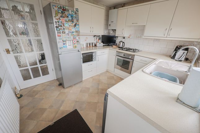18 Verdun Close, Lincoln, Lincolnshire photo 2