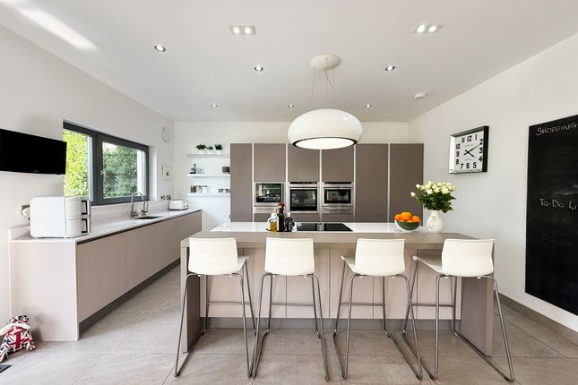 5 Mavisbank Grange, Loanhead photo 3