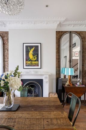 32,Upper Maisonette, Leamington Road Villas, London photo 4