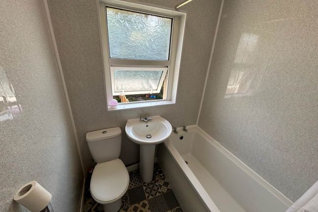 15, Deere Place, Cardiff photo 4