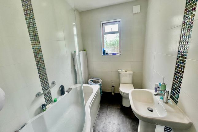 46, Trevellance Way, Watford photo 5