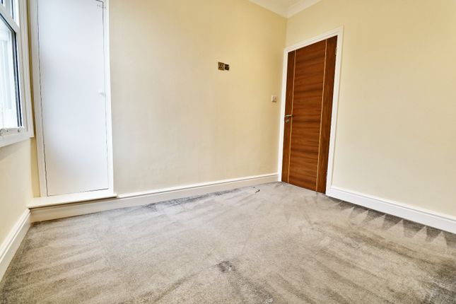 Terraced house to rent in Havelock Road, Bromley