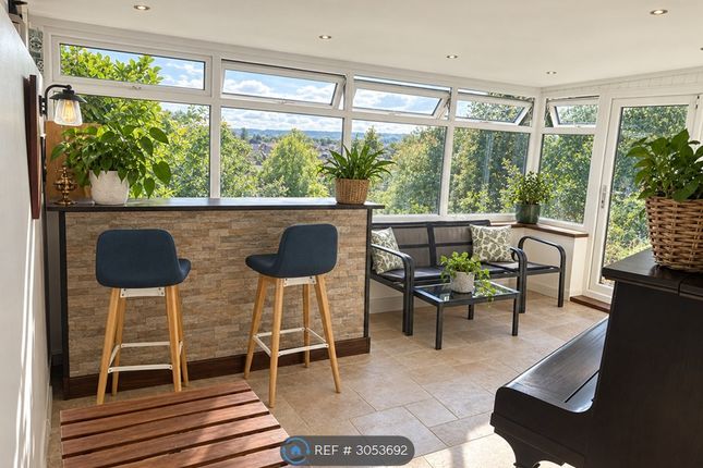 Redwood Drive, Luton photo 2