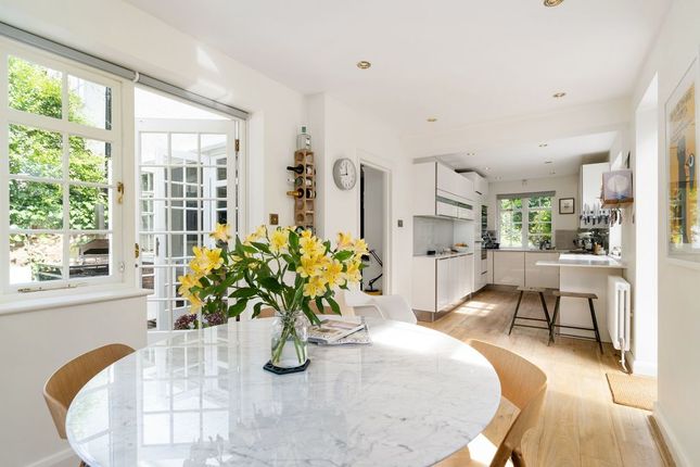 16, Oakwood Road, Hampstead Garden Suburb photo 2