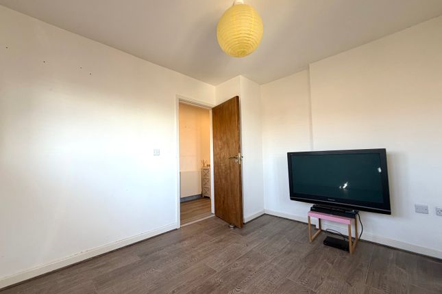 24, Brighton photo 3