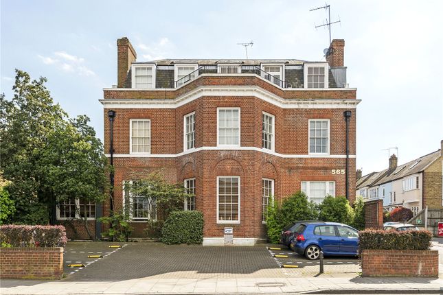 Thumbnail Flat to rent in Harvey Court, 565 Upper Richmond Road West, East Sheen, London