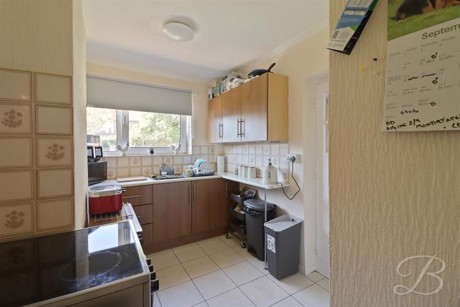 14, Hillman Drive, Chesterfield photo 3