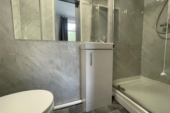 Room 2, 27, Woodlands Avenue, Stanningley Pudsey photo 3