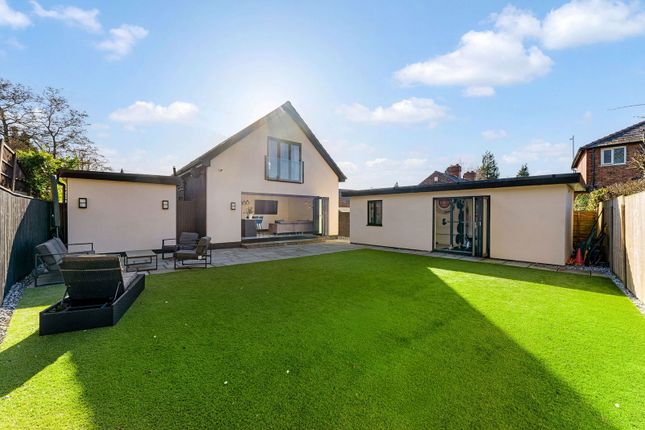 1, Rutland Avenue, Over Hulton photo 3