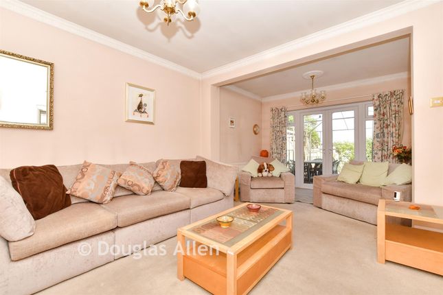 42, Lodge Lane, Romford photo 3