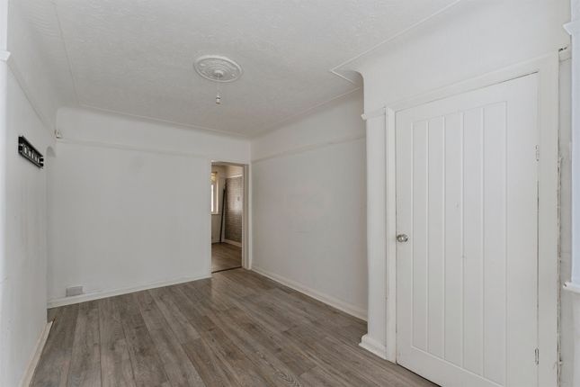 39, Patricia Avenue, Birkenhead photo 4
