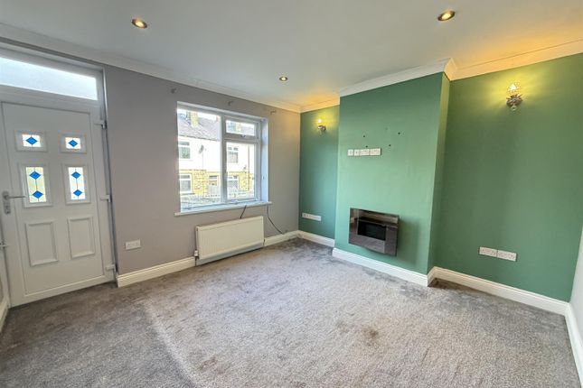 7, Mannville Walk, Keighley photo 2