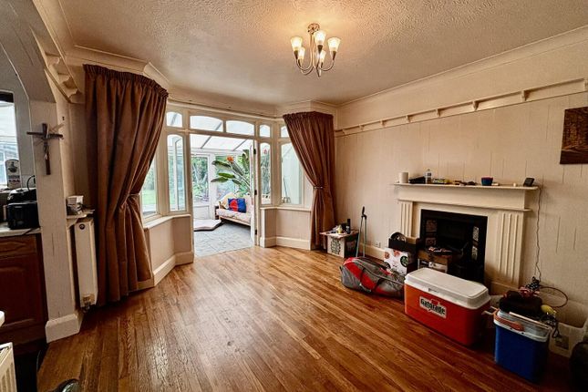 228, The Longshoot, Nuneaton photo 4