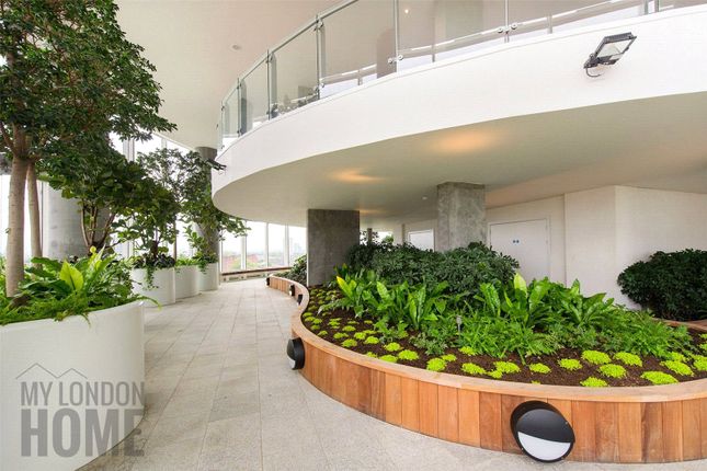 1105,, Sky Gardens, Nine Elms photo 3