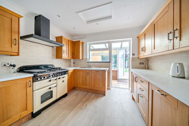 22, Linkway, Fleet photo 2