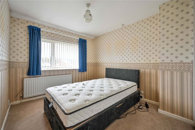 14, Farmdown Road, Stafford photo 4