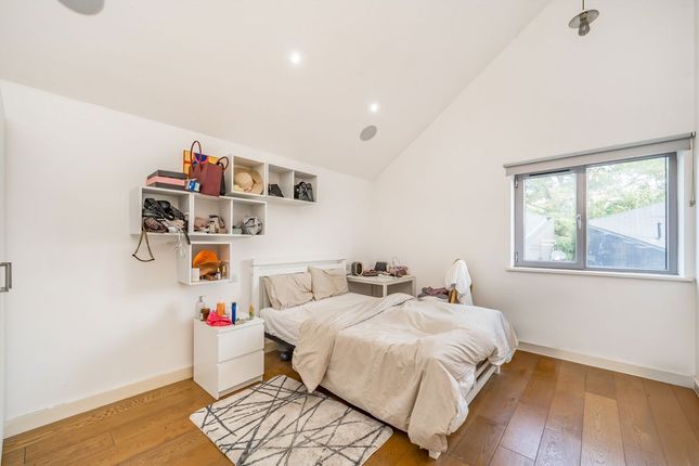 Flat 7, Oasis Court, 37, Mile End Road, London photo 4