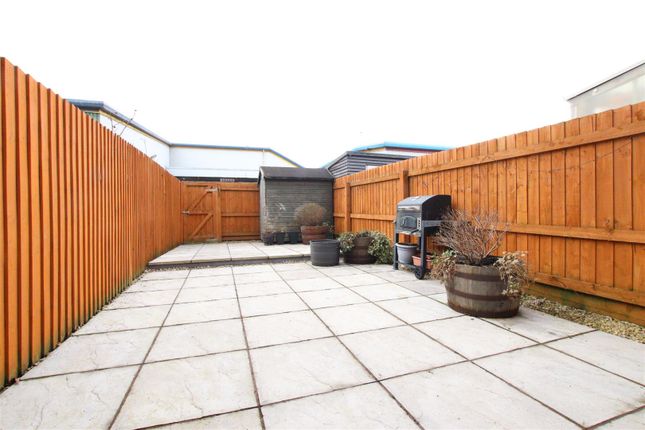 15, Chandlers Walk, Exeter photo 4