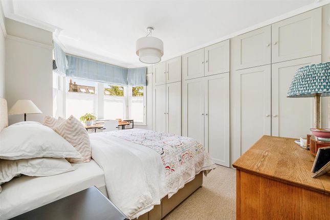 13, Westbourne Avenue, London photo 4