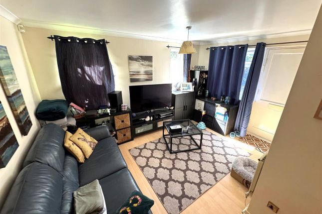 31, Dalwood Way, Coventry photo 2
