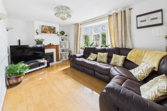 1, Mayfield Drive, Gloucester photo 3
