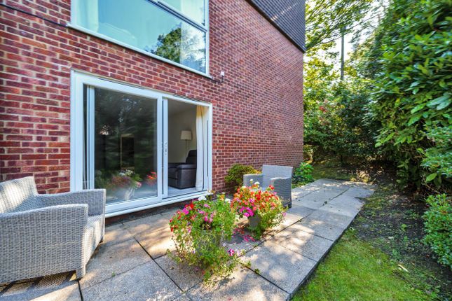Thumbnail Flat to rent in Court Gardens, Camberley