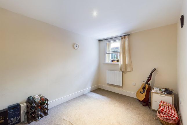 Flat to rent in Higham Place, City Centre, Newcastle Upon Tyne
