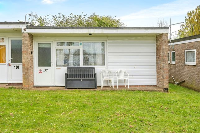 Thumbnail Mobile/park home for sale in Florida Estate, Hemsby, Great Yarmouth
