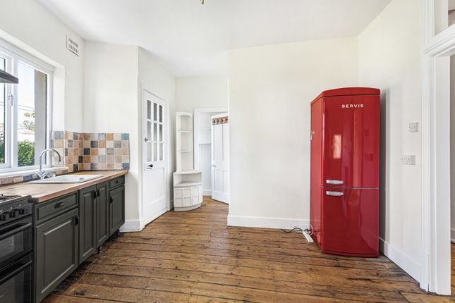 Flat 3 Aveley House,, Aveley Lane, Farnham photo 4