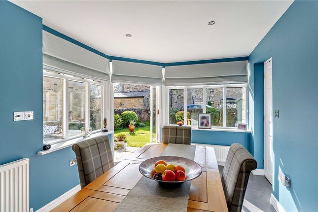 10, Sedgegarth, Leeds photo 4