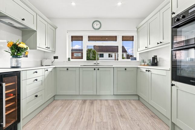 5, Uplands Road Benfleet, Benfleet photo 2