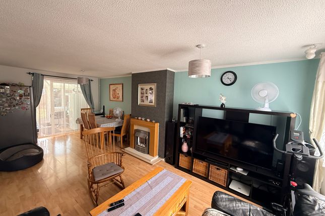 7 Rye Avenue, Cheltenham photo 2