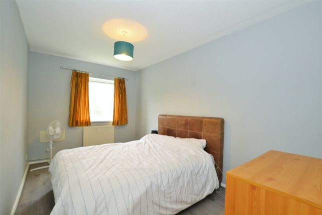 Flat to rent in Aplin Way, Osterley, Isleworth