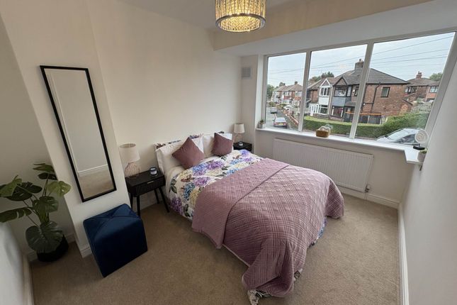 43, Atherley Grove, Oldham photo 4