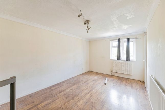 15d, Vellan Avenue, Milton Keynes photo 3