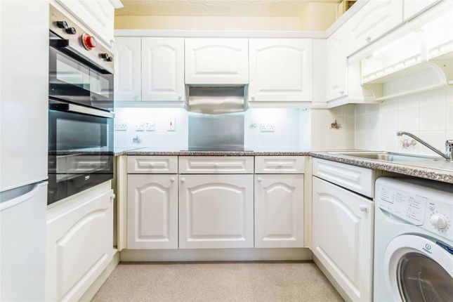 Flat 14, Tudor Court, 210, Main Road, Westerham photo 4