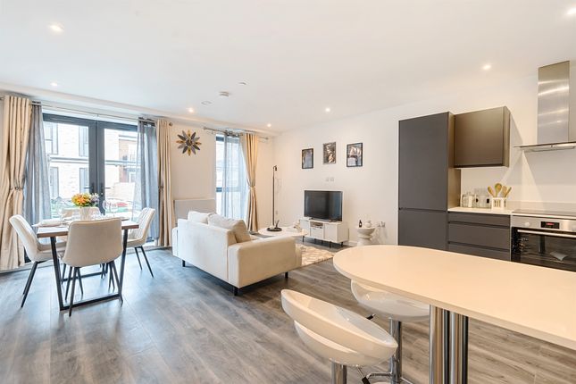 Thumbnail Penthouse for sale in Brunel Place, West Street, Maidenhead