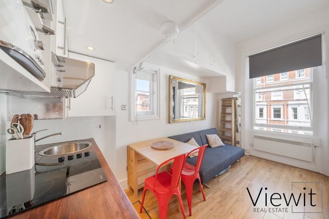 Flat J, 67 Harrington Gardens, London photo 4