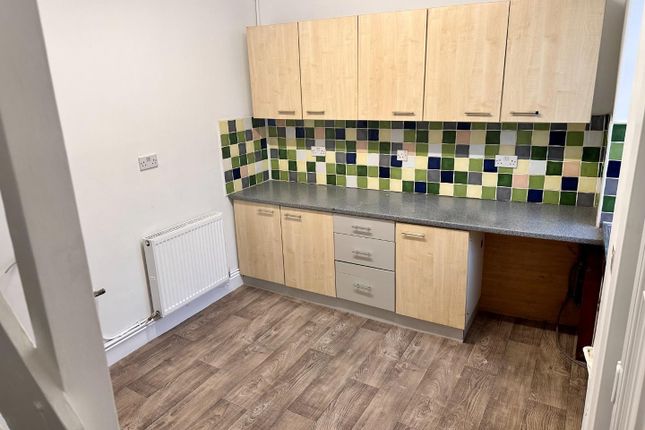 Terraced house to rent in Cleveland Street, Colne