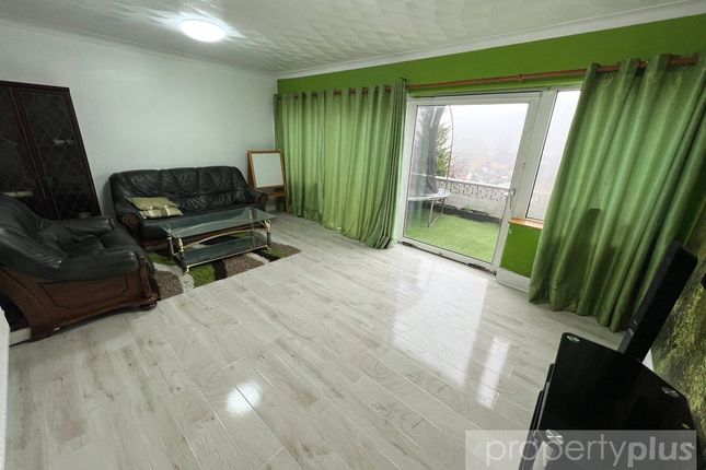 8, Simon Terrace, Tonypandy photo 4