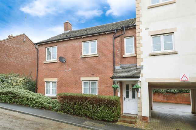 Flat for sale in Rosemary Drive, Banbury